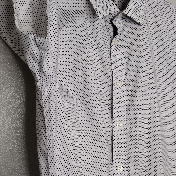 Michael Kors Men's Micro Polkadot Classic Fit Short Sleeve Button Down Shirt - Picture 7 of 13